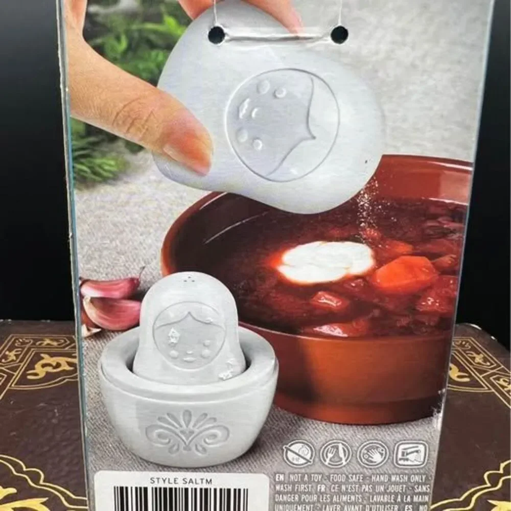 Matryoshka Babushka Salt and Pepper dolls Shakers Fred SALT-M